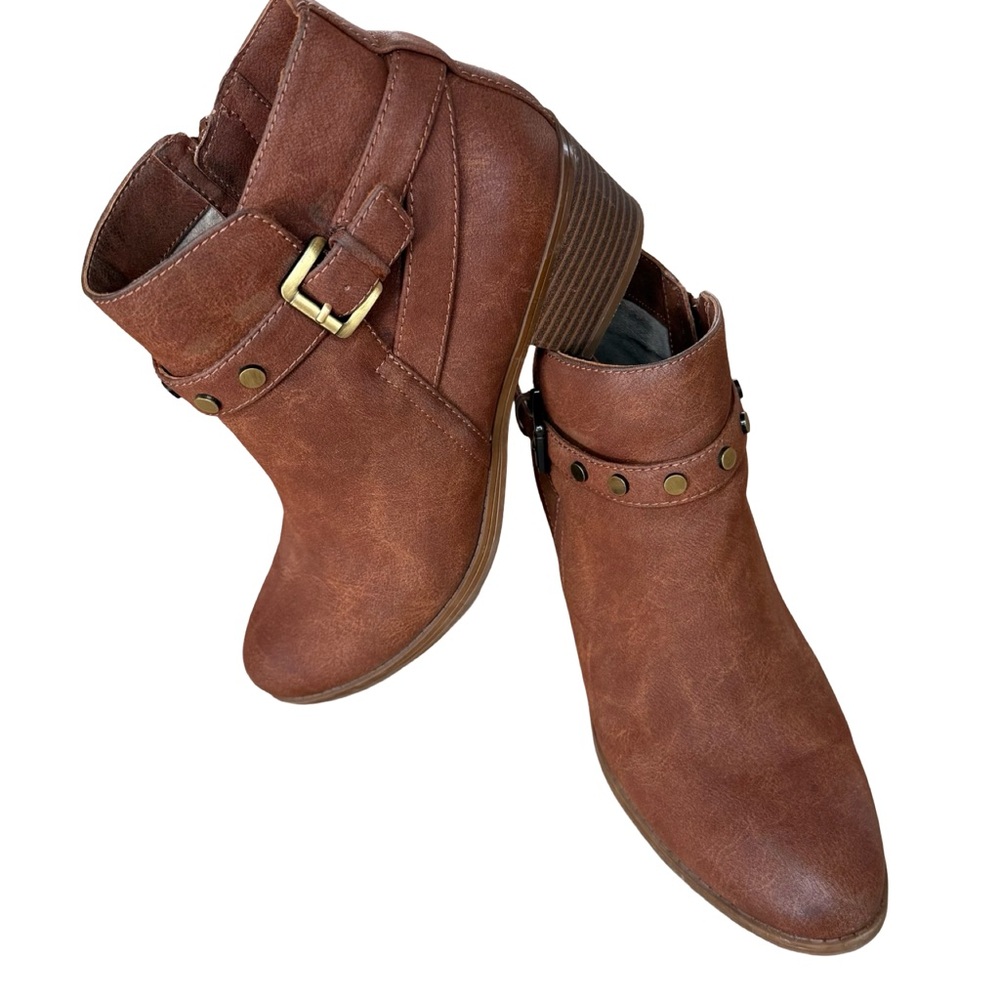 Naturalizer Wilda Brown Flat Studded Ankle Boots with Buckle -Size 9.5